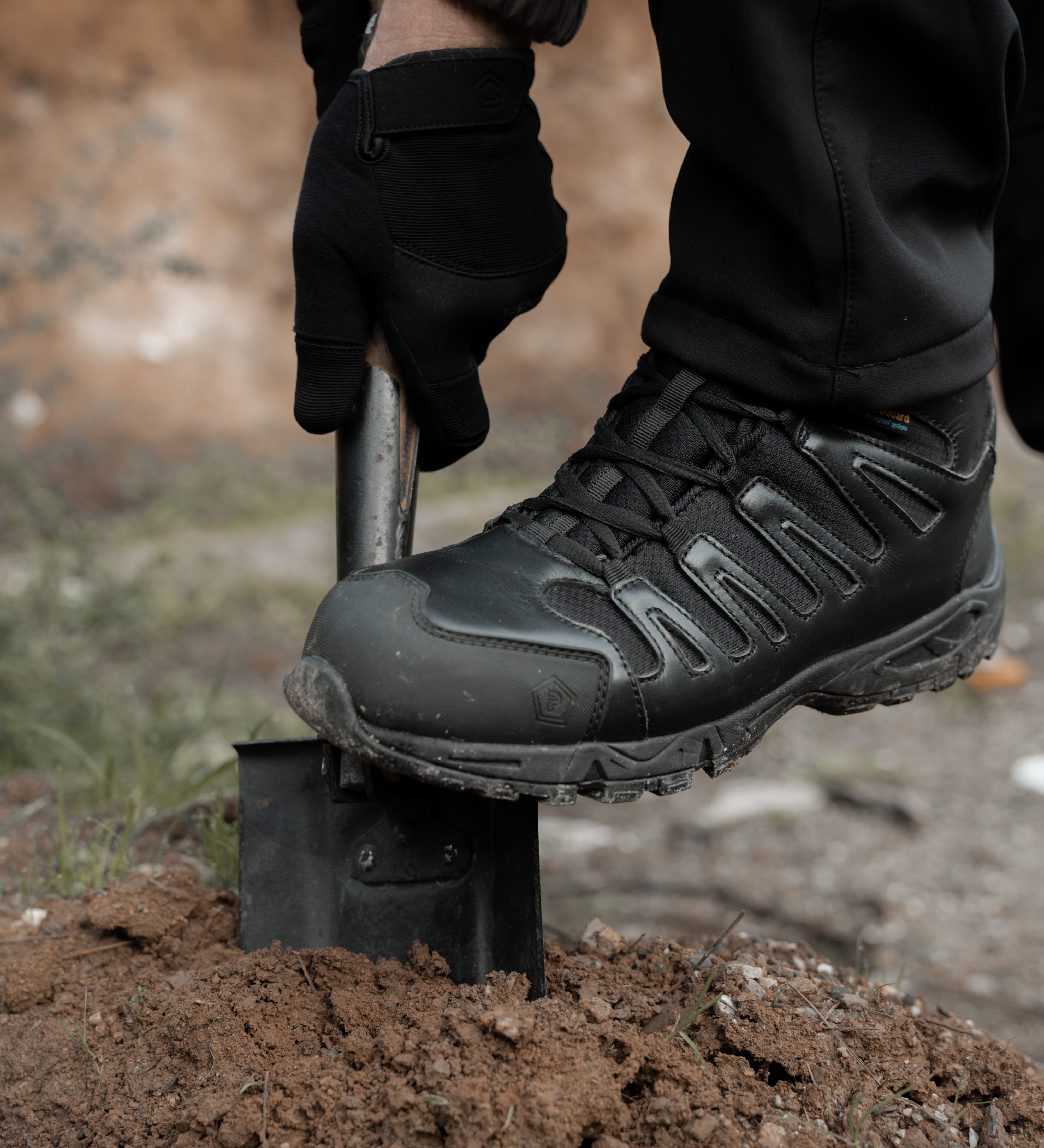 Anfibi Militari: guida alla cura, manutenzione e durata nel tempo