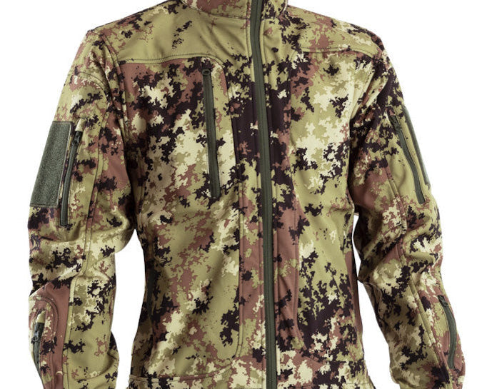 Giacca Softshell Militare: la Sfida tra Defcon 5 e Openland – Qual è la Migliore per il Tuo Stile Tattico?